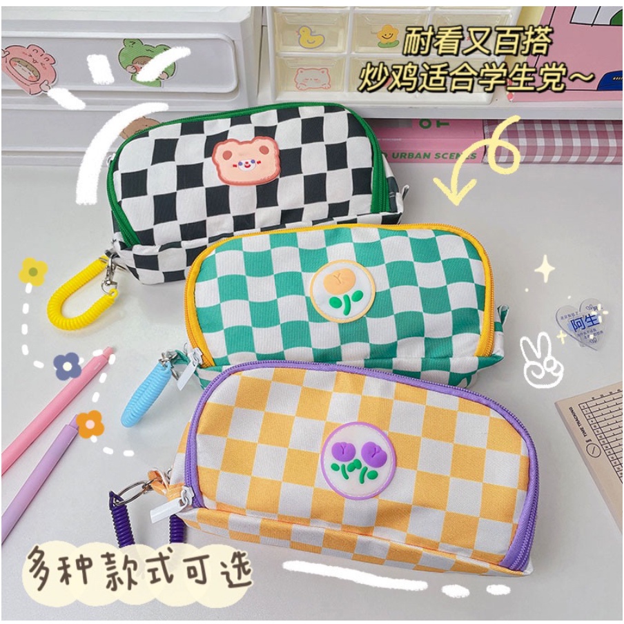 KOTAK PENSIL BAHAN KAIN SOFT MINIMALIS / AESTHETIC KOREAN STYLE STATIONERY / TEMPAT PENSIL MOTIF KOTAK-KOTAK SLETING KOREA / PLAID PENCIL CASE IMPORT / PREMIUM PLAID ZIPPER / KOMPARTMEN IMUT LUCU / MAKEUP POUCH / PENSIL BOX / ORGANIZATION BOX