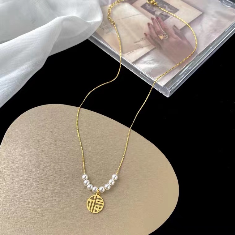 Kalung Rantai Klavikula Emas 18K Hias Mutiara Gaya Retro Untuk Wanita