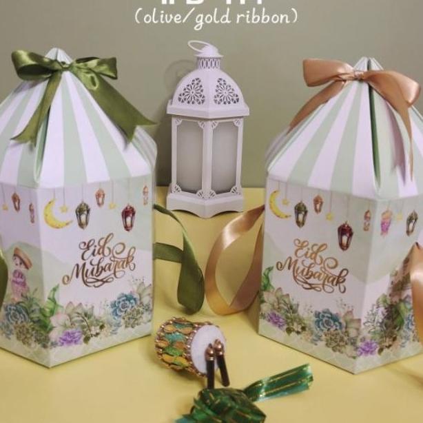 

GIFT BOX IDUL FITRI KOTAK PARCEL LEBARAN ISI 2 TOPLES KUKER 500 GR TH5464TY