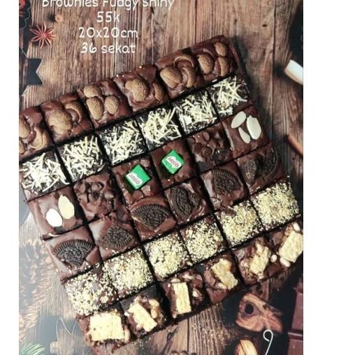 

♡ Brownies Fudgy Shiny (FREE LILIN TULIS DI CATATAN) 20x20 isi 36 sekat ✮