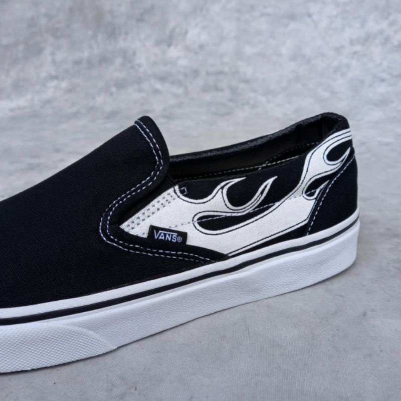 VANS SLIP ON FLAME BLACK WHITE