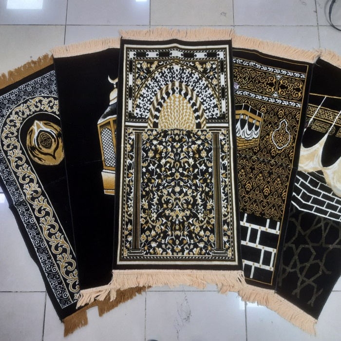 Sajadah Sajadah Turkey Bulu Hitam Size Kecil/Kepala/Muka Oleh Oleh Haji Umroh