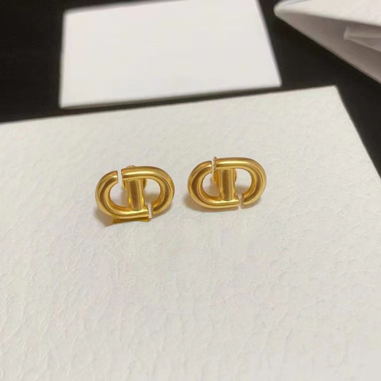 Anting Tusuk Gaya Korea Desain Huruf D Warna Gold Matte Untuk Wanita