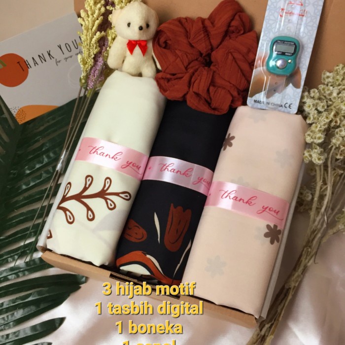 

HAMPERS HIJAB MOTIF ULANG TAHUN THANK YOU ANNIVERSARY IDUL FITRI - PAKET 3, congrast