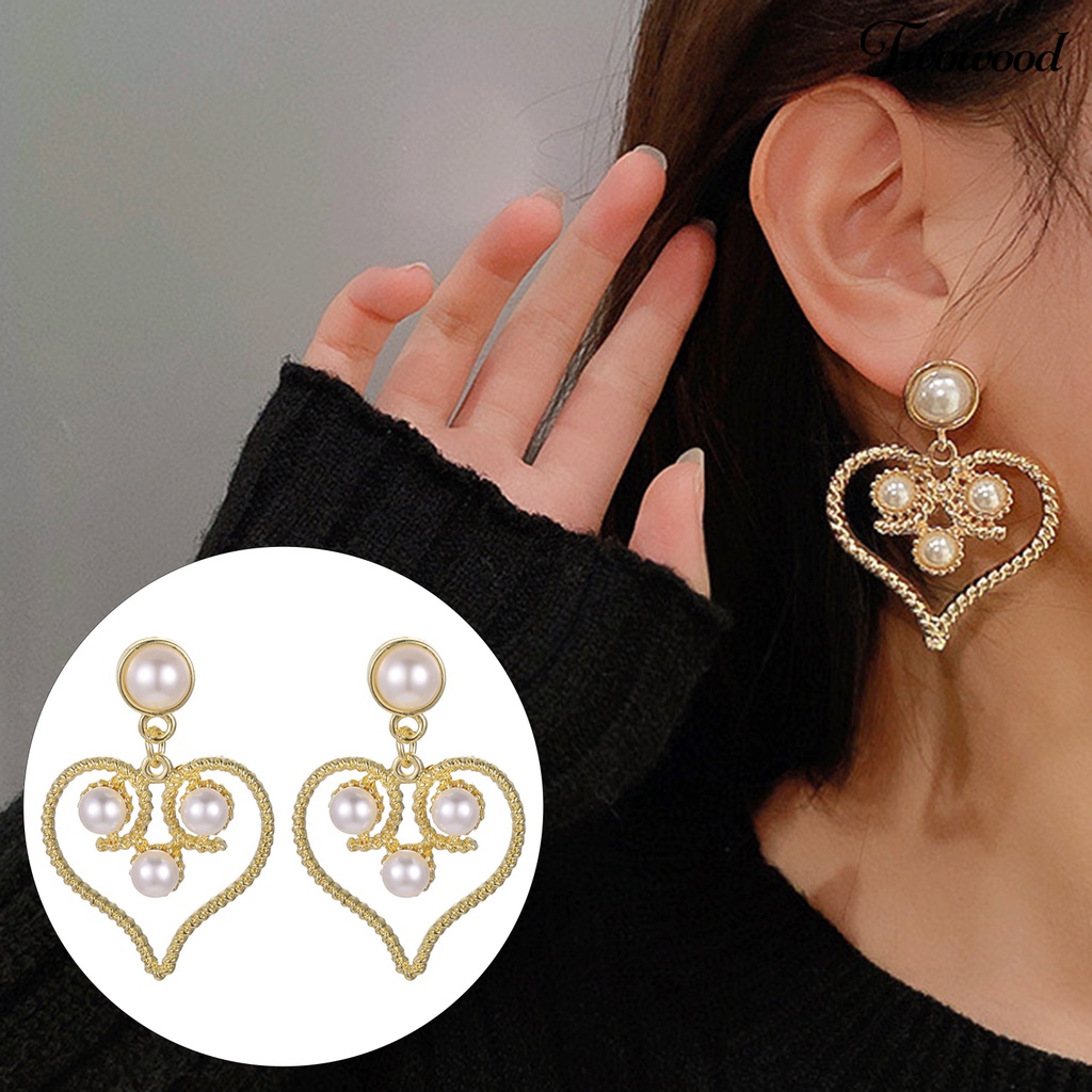 Twowood 1pasang Gaya Istana Berlebihan Twist Frame Wanita Anting Berongga Hati Mutiara Imitasi Menjuntai Earrings Perhiasan Aksesori