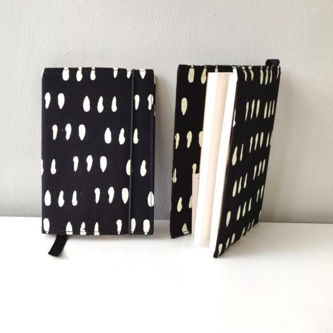 

Notebook Coma Black Canvas Living