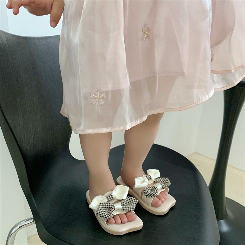 GROSIRTAS LV0225 Sandal Flat Anak Perempuan Bahan Karet Model Lucu 2-8 Tahun Import