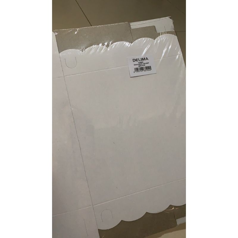 

Dus Nasi Renda 18cmx18cm Merk Delima isi 20 pcs / Kardus Nasi Polos Ukura 18x18x7 (20pcs)