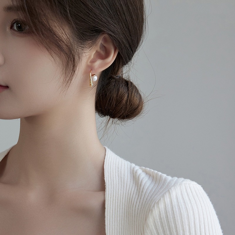 Kualitas Tinggi Airy Pearl Earrings Ladies Elegan Pesta Studs French Casual Jewelry Anting Paduan Pribadi