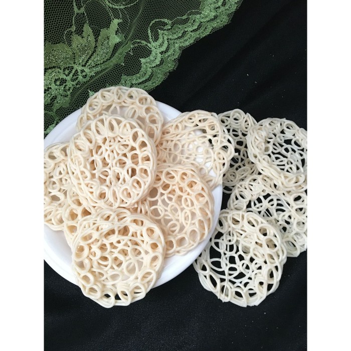 

Terlaris ✨ -Kerupuk Mawar Putih Besar Mentah / Kerupuk Mawar Putih Mentah 1kg2.2.23