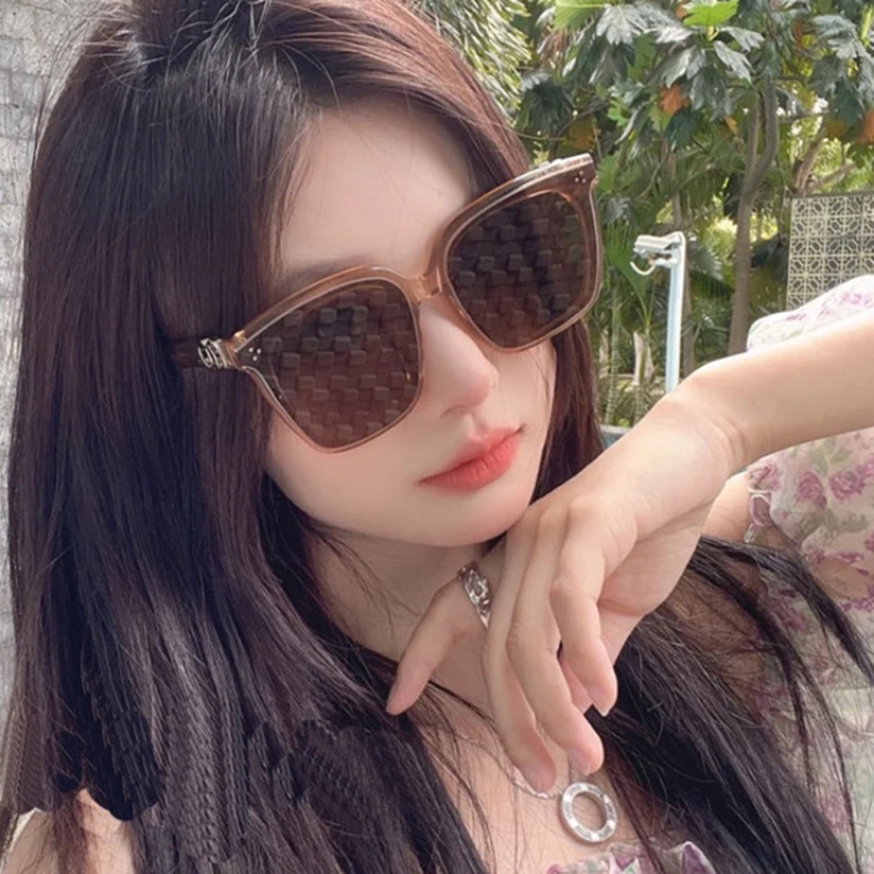 (YUZHU) Cincin Gesper Persegi Padi Kuku Kacamata Hitam Wanita Korea Fashion INS Gaya Oversized Frame Hollow Sunglasses