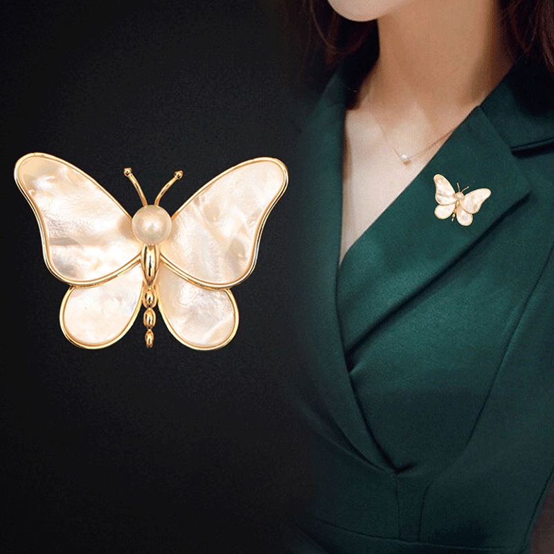 Sparkly Shell Butterfly Bros Pesona Mutiara Buatan Korsase Putih Biru Kuning Butterfly Pin Mewah Aksesoris Wanita Elegan Indah Perhiasan