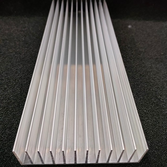 Heatsink Pendingin Power Tebal 12 Sirip 35cm Tebal 3mm Pendingin Power