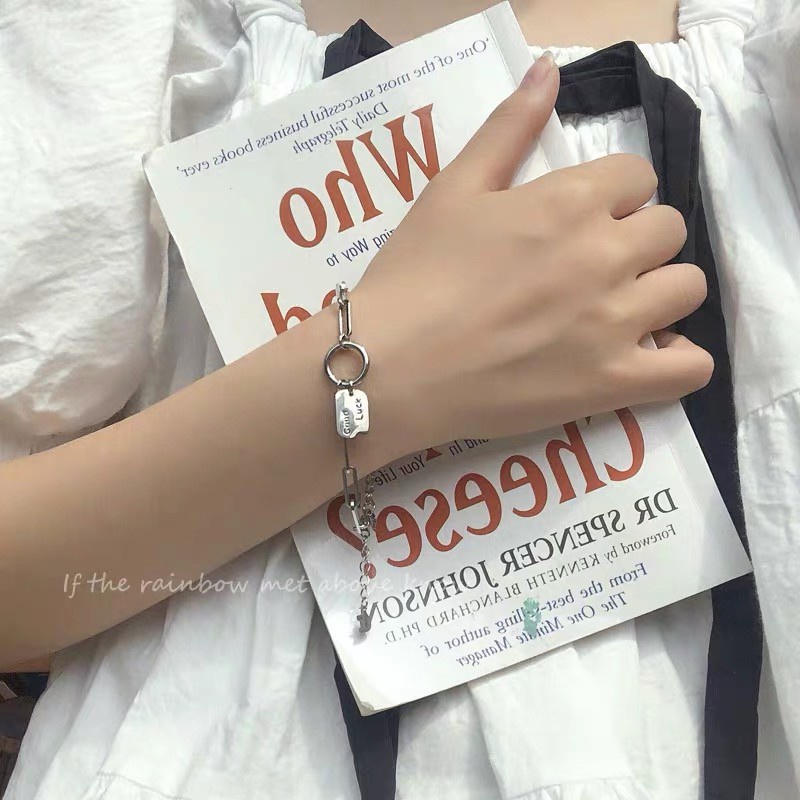 Gelang Tangan Rantai Gaya Retro Korea Motif Geometri Aksen Hollow Untuk Perhiasan Wanita