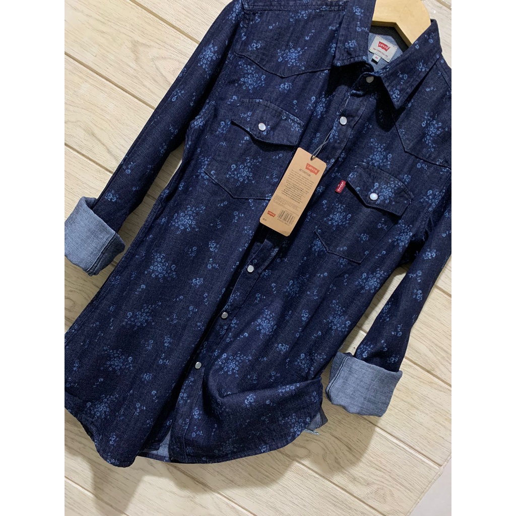 Kemeja Jeans Pria Motif Lengan Panjang Kancing Kristal