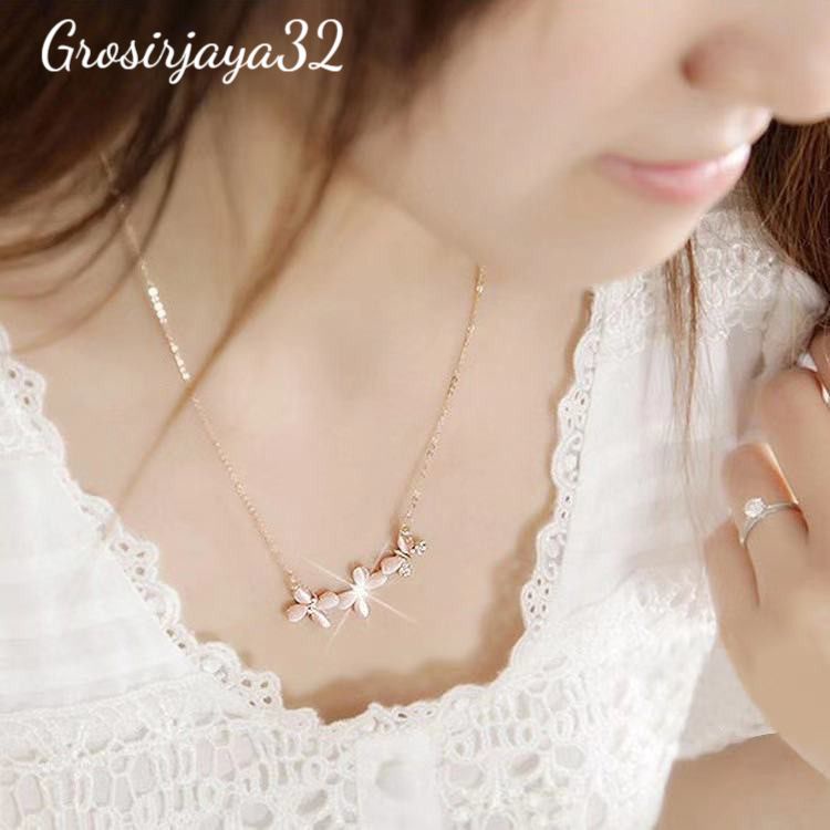 Kalung Liontin Belinda Kupu-Kupu Ganda Korean Fashion / Kalung Tiga Kupu-Kupu Wanita