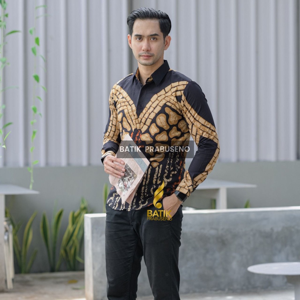 Batik Prabuseno Pambudi Hitam Kemeja Batik Pria Lengan Panjang Slimfit Katun Batik Slimfit Batik Sol
