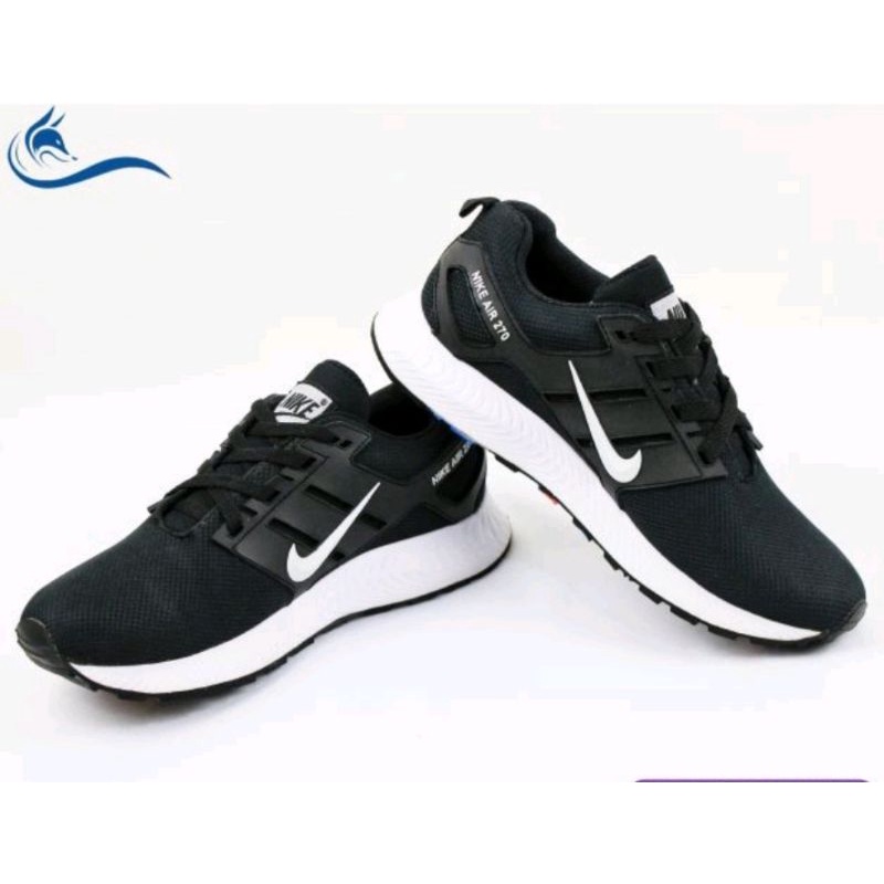 Sepatu snaekers hitam putih Nike