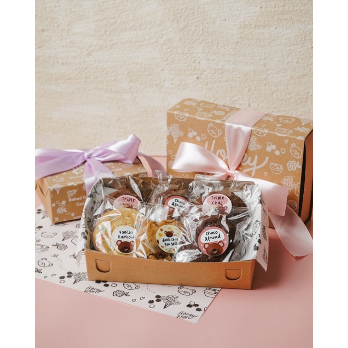 

Big Cookies Gift Box - 6 pcs | Kue Kering Hampers Cake Kado Ultah