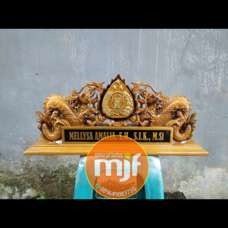 

papan nama meja kantor ukir relief naga kayu jati