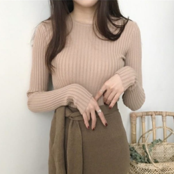 Kaos O-neck Lengan Panjang Atasan Rajut Wanita