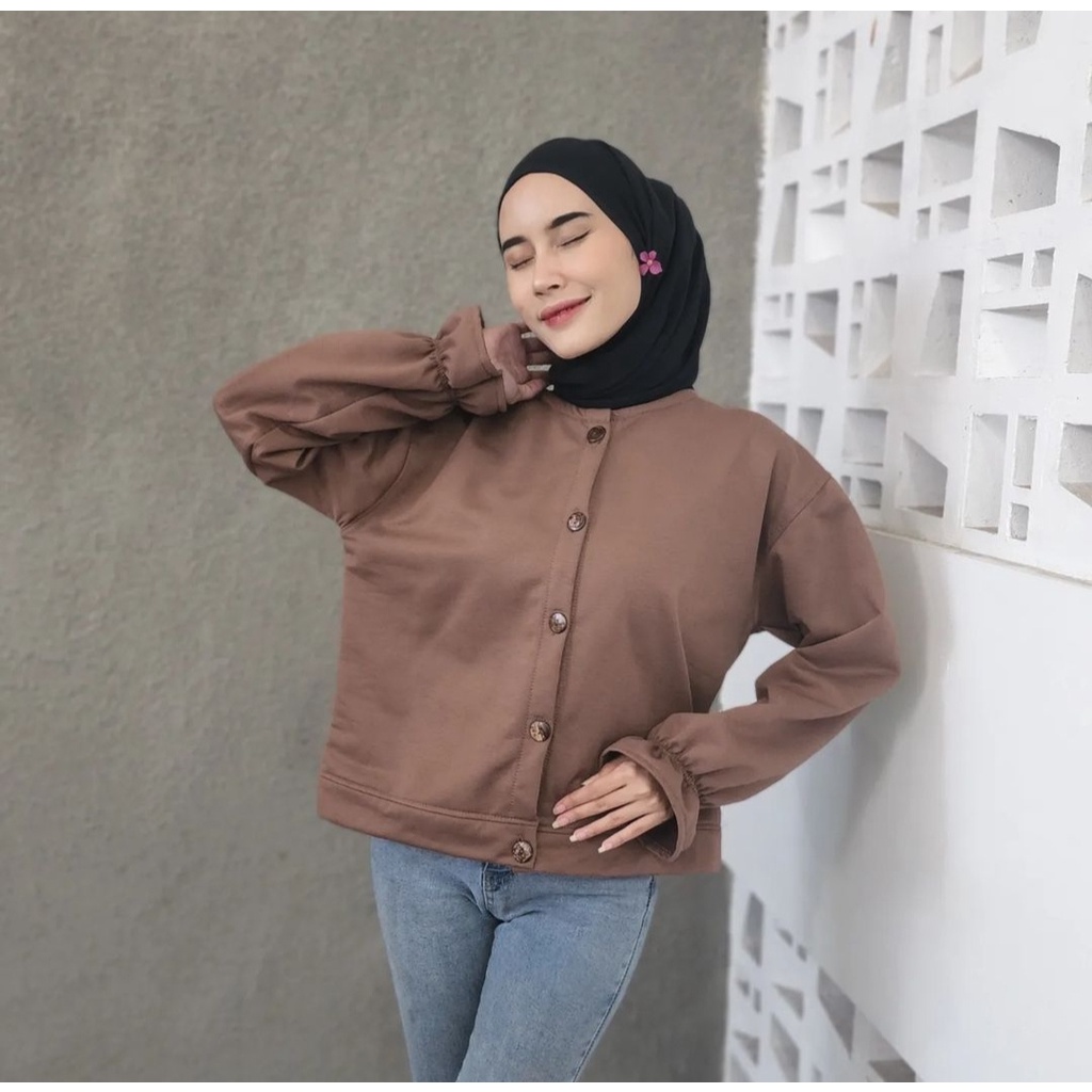 COCONUT BUTTON OUTHER SWEATER CARDIE WANITA OUTFIT ALA VINTAGE KOREAN STYLE FASHION TERKINI