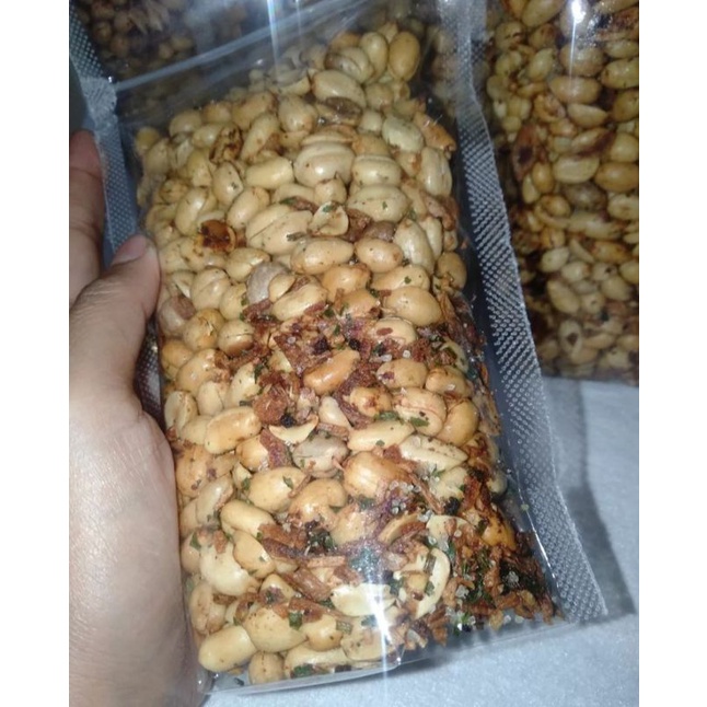 

kacang bawang goreng 125gram