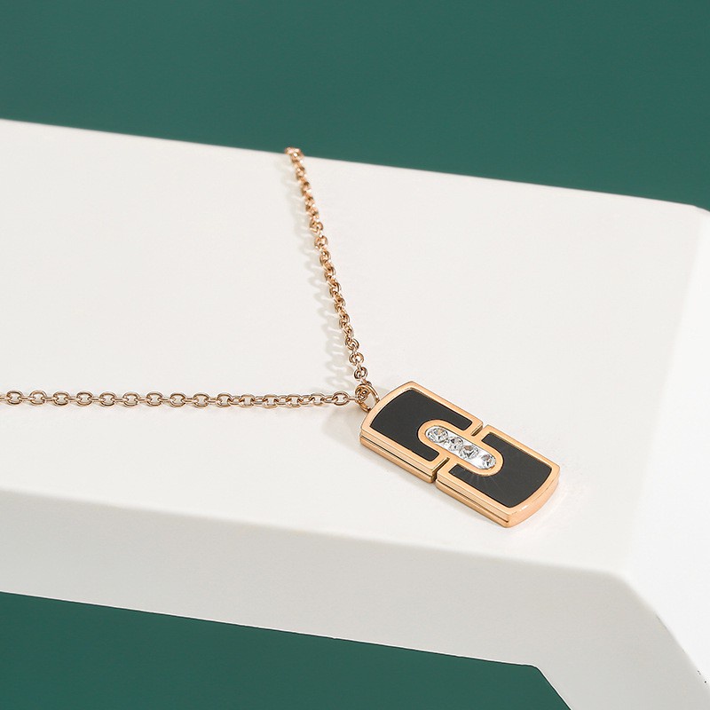 Kalung plat mata empat Titanium Korea Style Wanita Anti Karat harga grosir bisa bayar di tempat