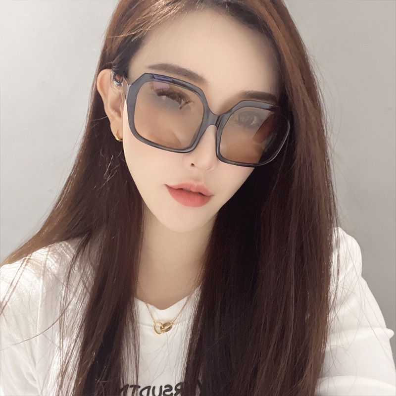 [COD] 2023baru Korea Fashion Wanita Kacamata Hitam Oversized Square Frame RETRO Candy Color Glasses UV400