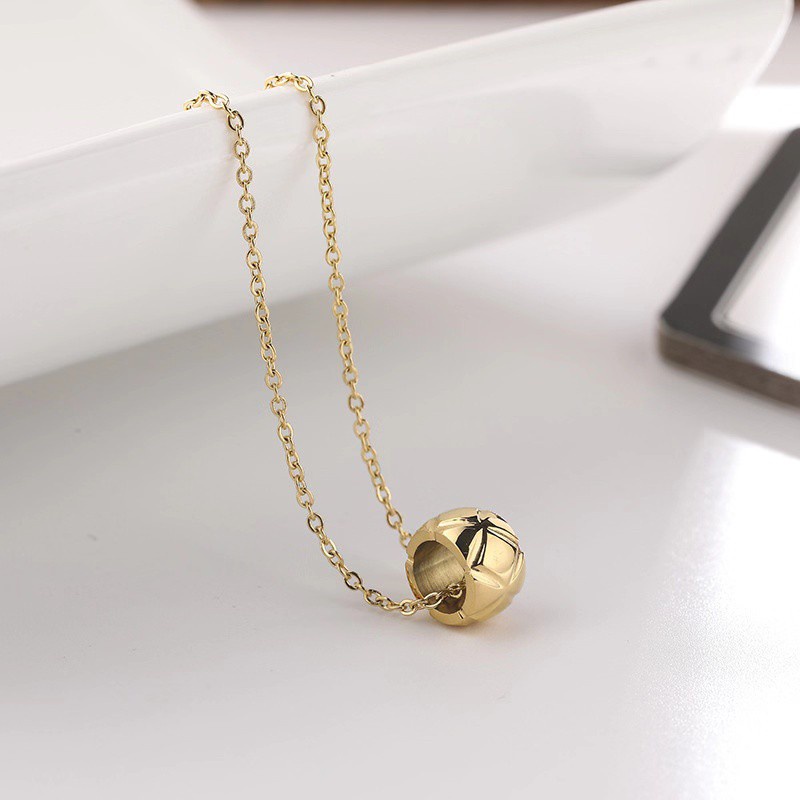 Kalung Pendek Liontin Belah Ketupat Bahan Titanium Steel 18K Tahan Air Tidak Pudar Hypoallergenic