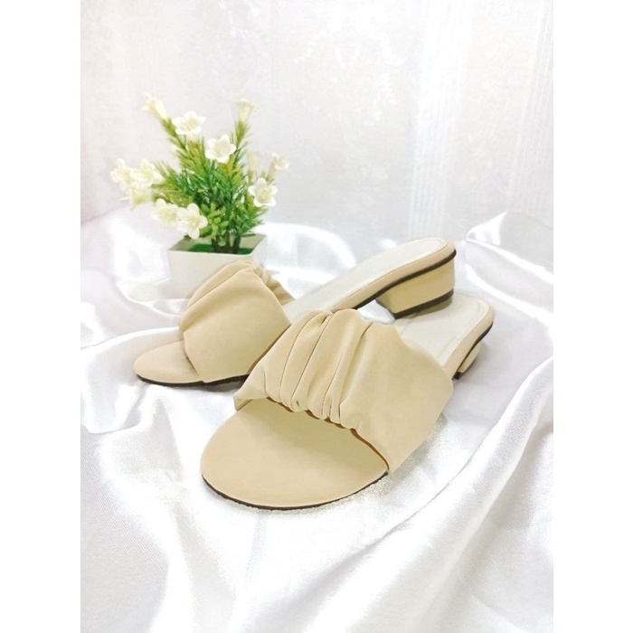 Felora sandal kerut wanita warna Coklat Beige Ivory mocca peach Slop Teplek Simpel Elegan Import Des