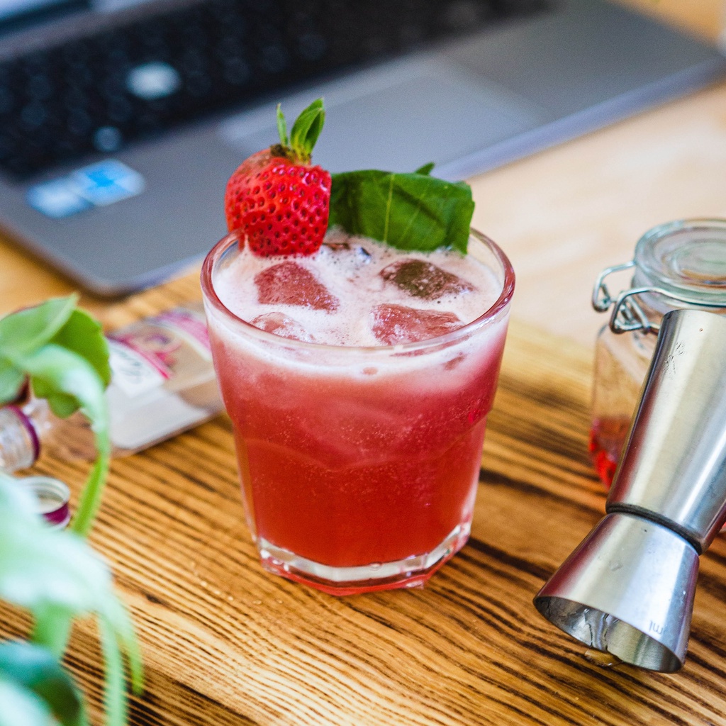 

✨NEW✨ -Sirup Strawberry 1Liter Sunse- 1.1.23