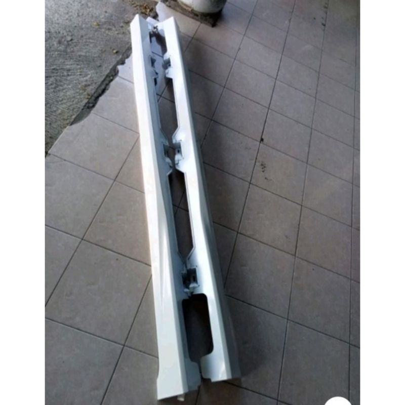 Bodykit sidekirt samping Mobilio RS