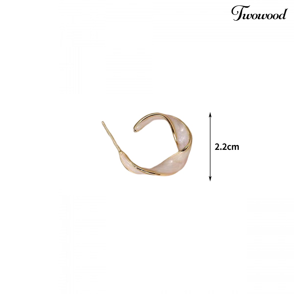 Twowood 1pasang Ladies Earrings Retro Stud Type Twisted Metal Ring Bergelombang Indah Fashion Hoop Earrings Perhiasan Aksesoris