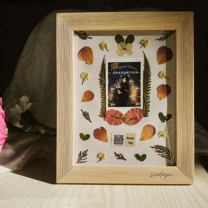 CUSTOM Pressed Flowers Frame - Hadiah Ulang Tahun, Wisuda, Anniversary