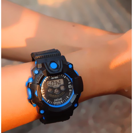 ⭐️𝐈𝐇𝐒 𝟎𝟒𝟗 𝐋𝐚𝐦𝐩𝐮𝐧𝐠⭐️Jam Tangan Anak Sport Digital LED Jam Tangan Sport Bulat Pria Dan Wanita Fashion Remaja