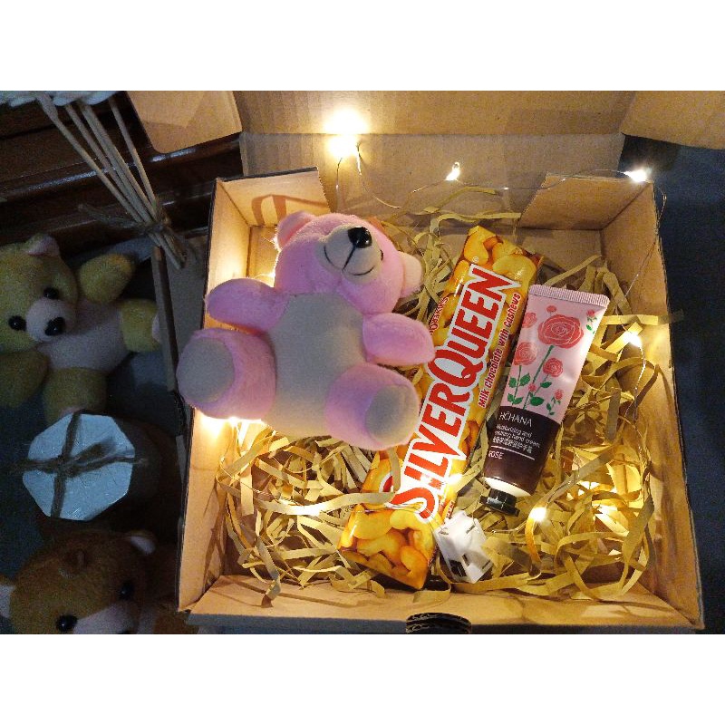 

Hampers Valantine cewek / hampers wisuda ulang tahun