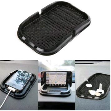 (NCS) Tempat Dudukan Hp / Sticky Pad Anti Slip Dashboard / Holder Handphone ke Dasbord Mobil Warna Hitam