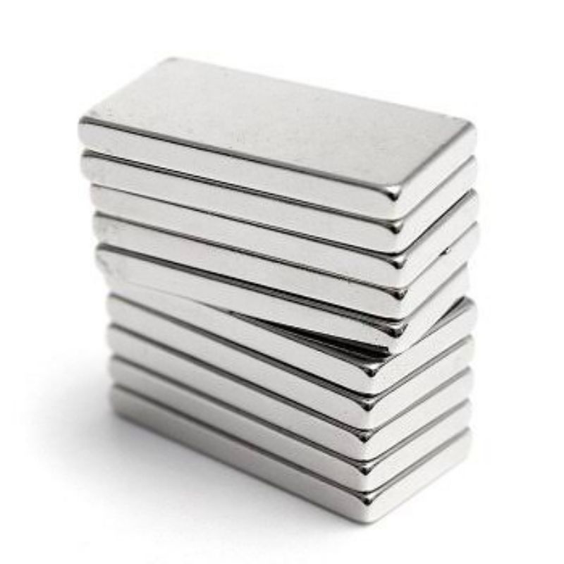 Magnet Neodymium Kotak 20x10x1.5 MMsuper strong, magnet paling kuat di dunia 
Spesifikasi:
Material 