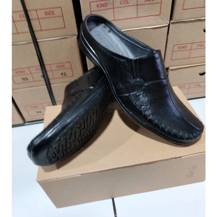 sepatu bapau sepatu slop. bahan pul kulit.