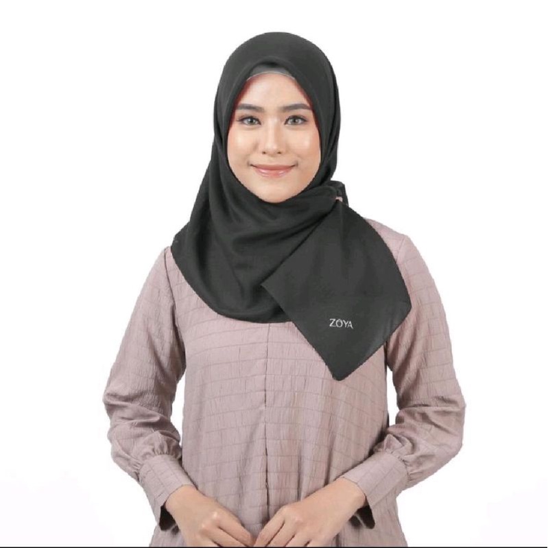 Zoya Kamaniya Scarf Kerudung Segiempat Polos