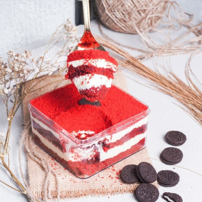 

Bittersweet By Najla Red Velvet Dessert Box Best Seller