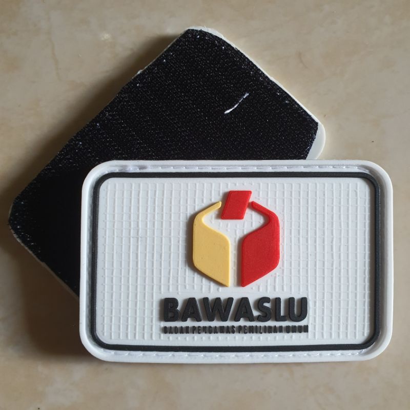 patch rubber logo bawaslu kotak dasar putih / badan pengawas pemilihan umum / pemilu / tempelan emblem karet velcro