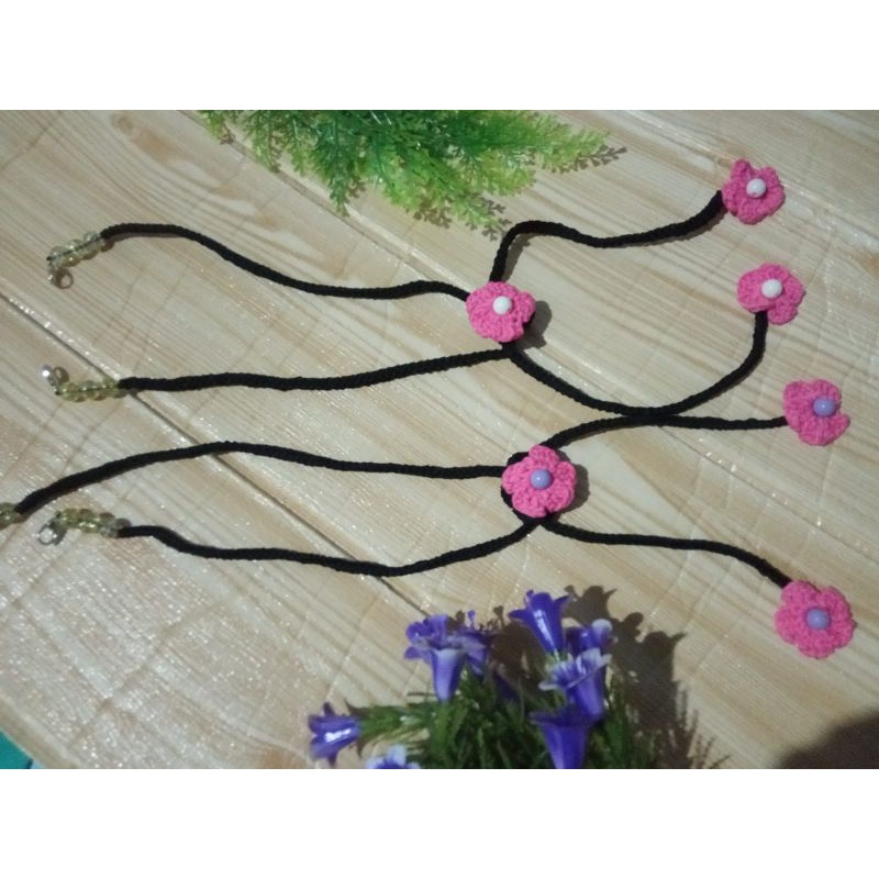 kalung konektor hijab masker rajut