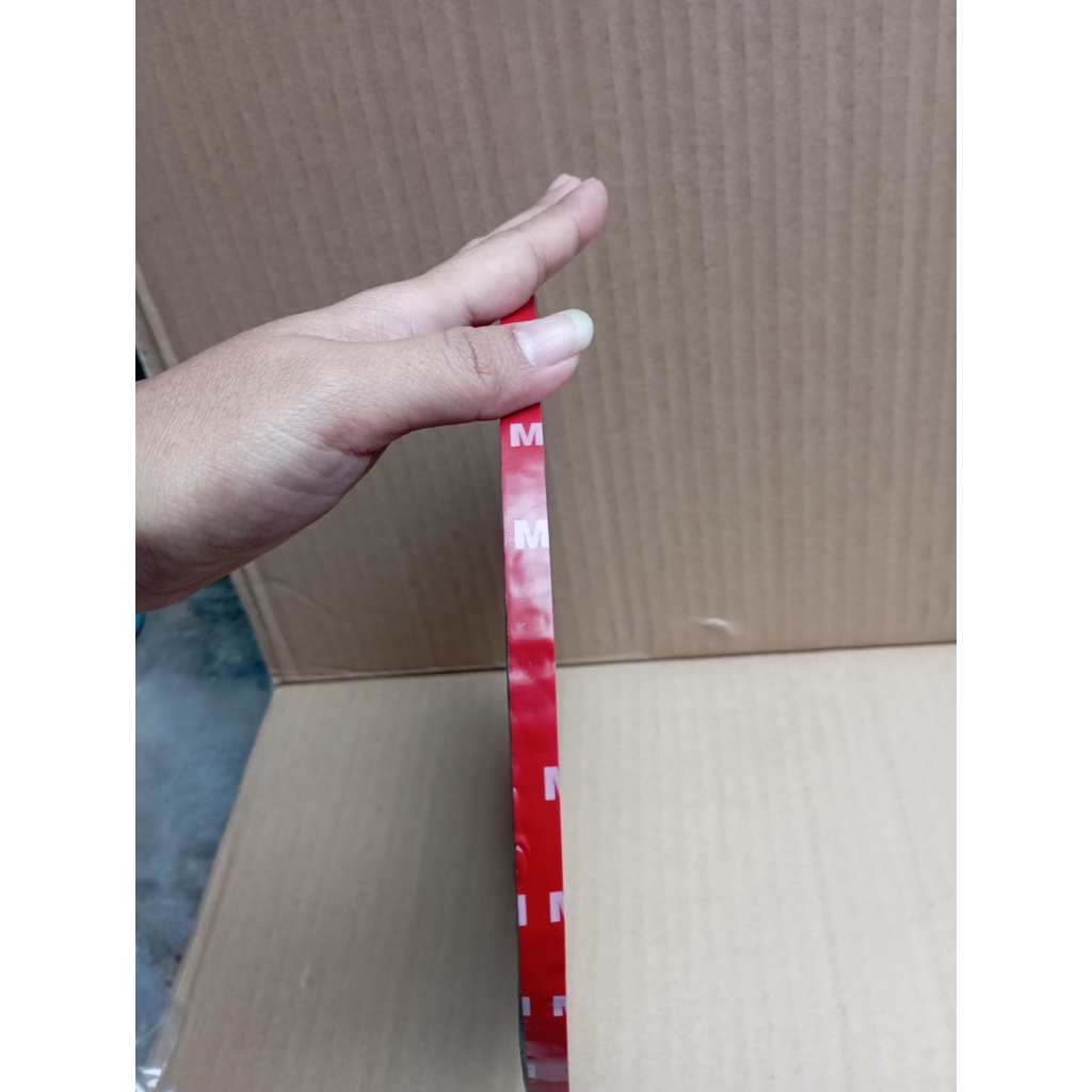 Double tape Kecil 3M ukuran 8mm x 33M Warna Merah Perekat / Double Tape MMM Merah 8 mm X 33 meter Perekat Lem Bolak Balik