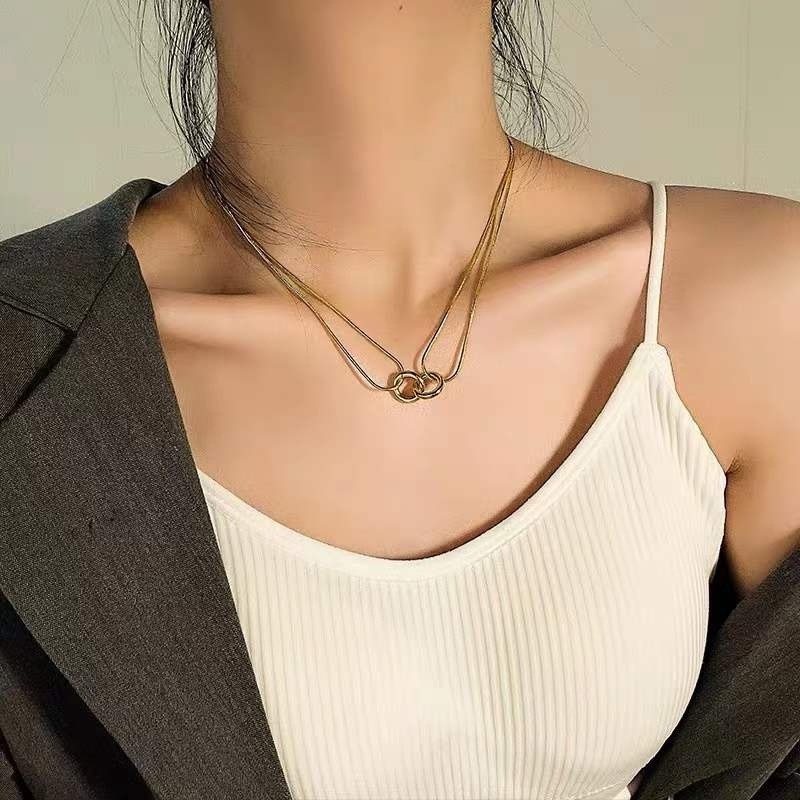 Kalung Rantai Klavikula Bahan Stainless Steel Model Tulang Ular Untuk Wanita