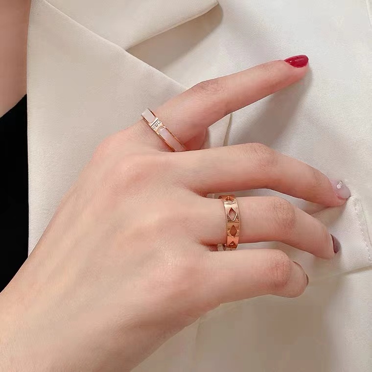 Cincin Berlian Mutiara Putih Rose Gold 18K Anti Alergi Untuk Pasangan