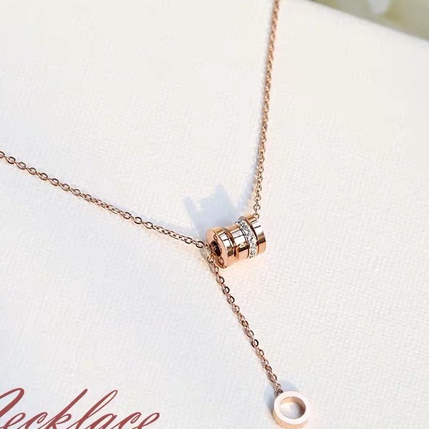 Kalung Rantai Pendek Dengan Liontin Angka Romawi Untuk Wanita | Kalung Rantai Klavikula Bahan Titanium Steel 18k Warna Rose Gold | Kalung Bahan Stainless Steel