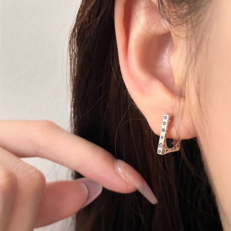 Anting Jepit Telinga Persegi Graffiti Untuk Wanita Gadis Vintage Fashion Trendi Baru Jewellry Hadiah