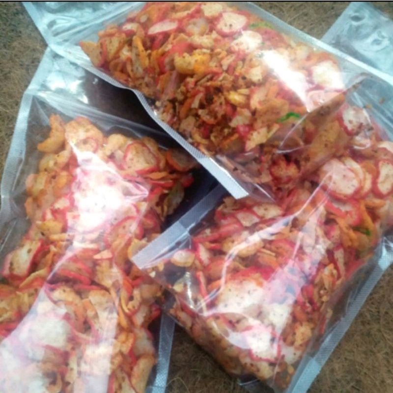 

krupuk pedas/kripik pedas seblak bantet rasa kencur enak 250 gram